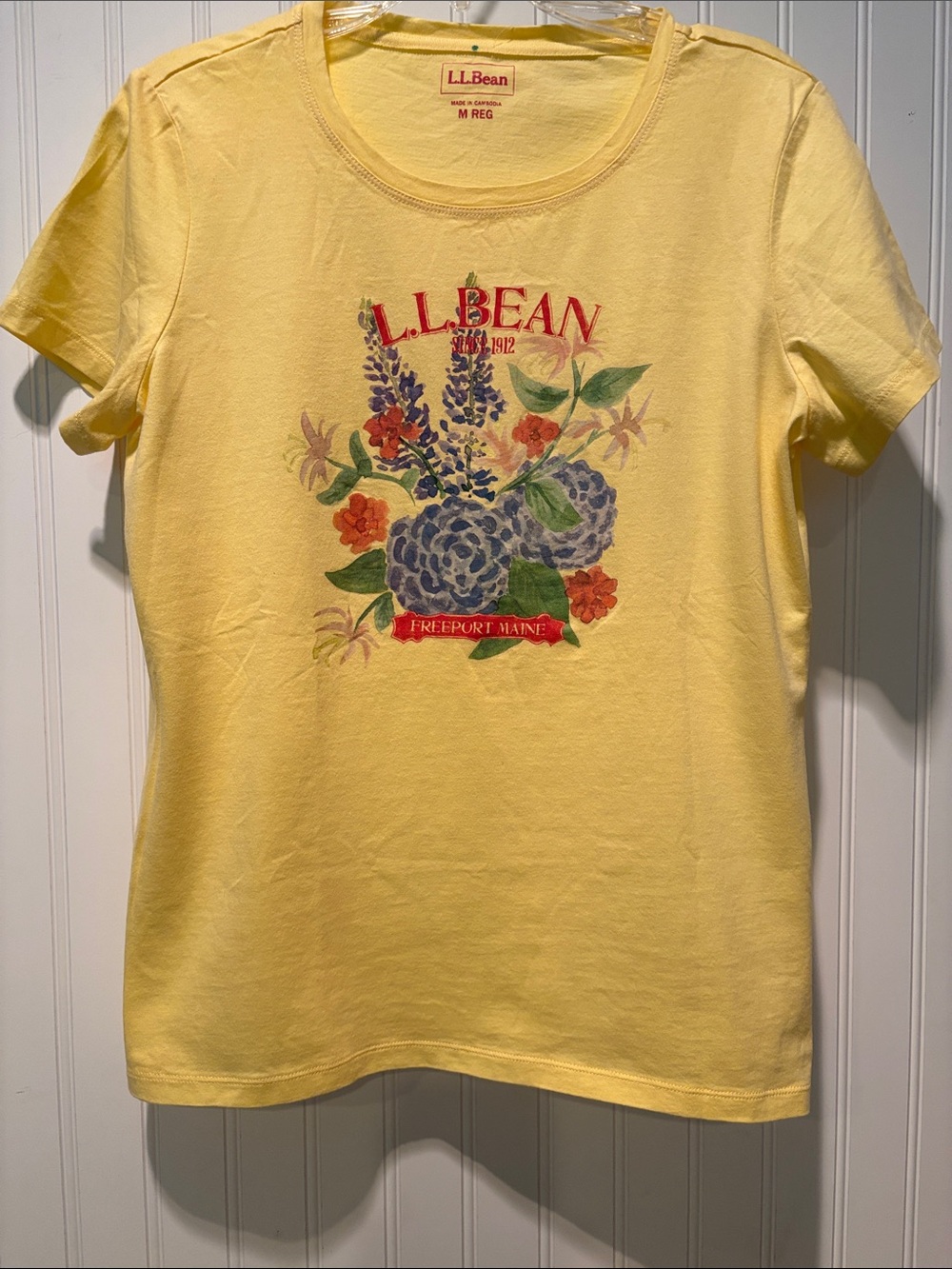 NWT L.L. Bean Yellow Tee with Floral Graphic Sz M